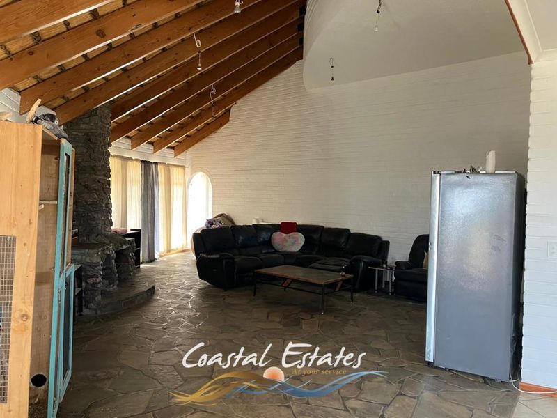 Idyllic 12-Hectare Smallholding with Stunning Views - Photo 4