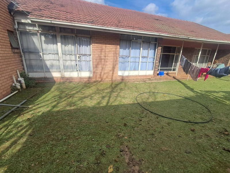 Multi Letting Property In Clayville Ext 01 - Photo 5