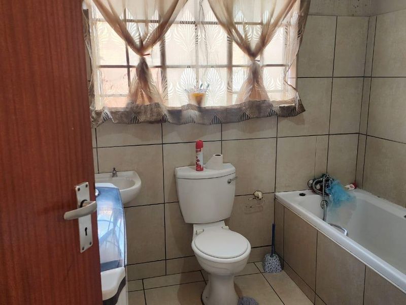 Your starter Home awaits🏡🌻🏘️ - Photo 10