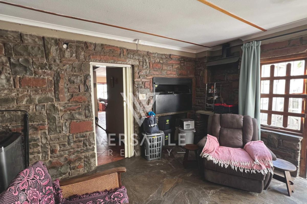 3 Bedroom Townhouse for sale in Welwitschia park, Pionierspark Ex 1 - Photo 4