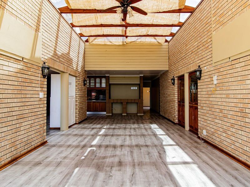 CHARMING APPEAL ENDLESS POSSIBILITIES - PRICED TO SELL FAST! - Photo 6