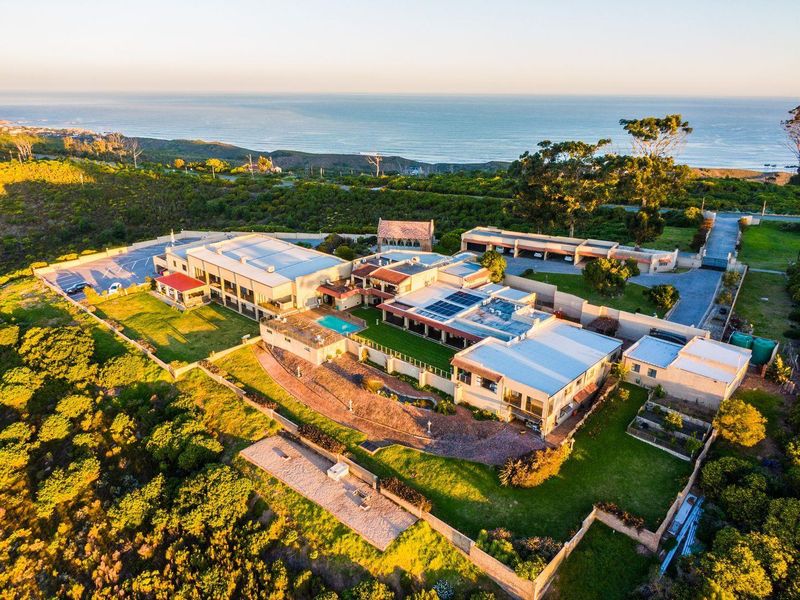 Iconic Grand Baroque Villa - Photo 2