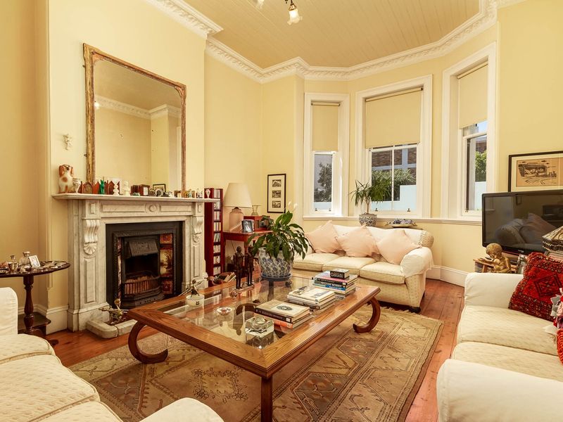 Charming Heritage Victorian in Bantry Bay - Photo 4
