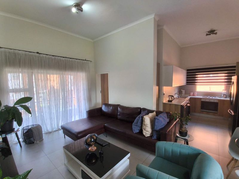 Immaculate 2 Bed 2 bath Apartment  in Founders Hill - Photo 4