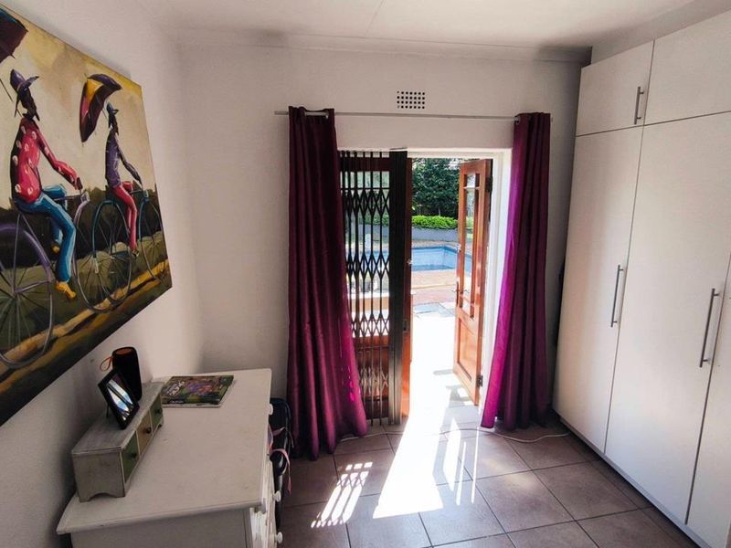 Versatile Family Home with Two Income-Generating Flats - Photo 10