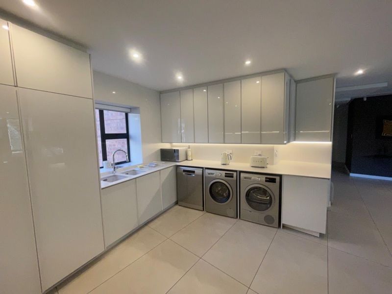 3 bedrooms fully furnished Immaculate home available to let. - Photo 7