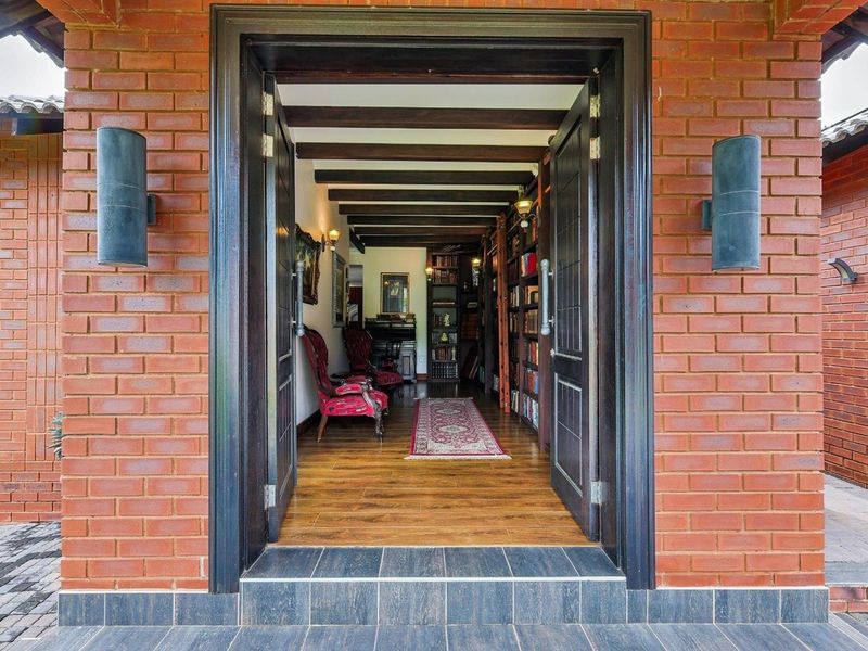 An Iconic Riverfront Estate Residence in Blue Water Creek, Zwavelpoort - Photo 8