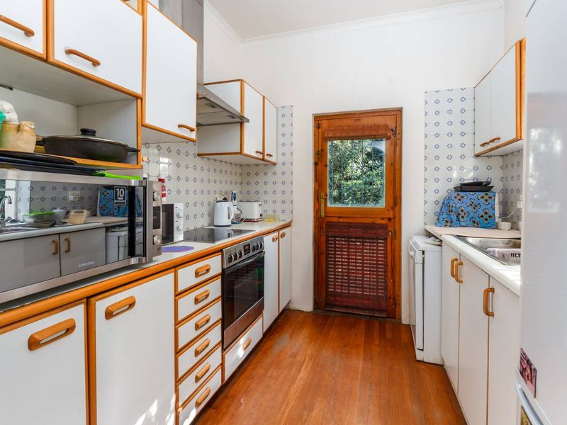 Charming Family Home Nestled Among Oak Trees in the Heart of Plumstead - Photo 9