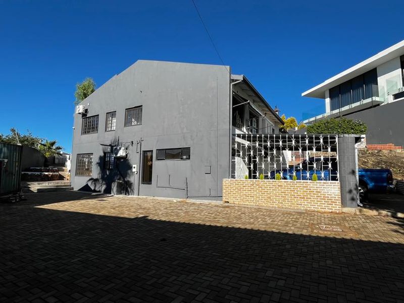 Luxury Living | Corporate Housing | Guesthouse Potential - Photo 5