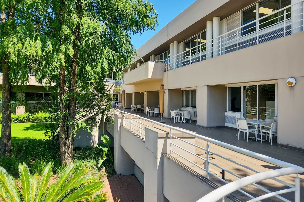 Private office space tailored to your business’ unique needs in Regus Woodmead Country Club Estate - Photo 2