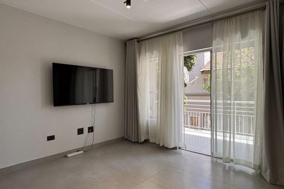 Modern 2 Bedroom, 2 Bathroom Apartment to Rent in North Riding - Photo 5