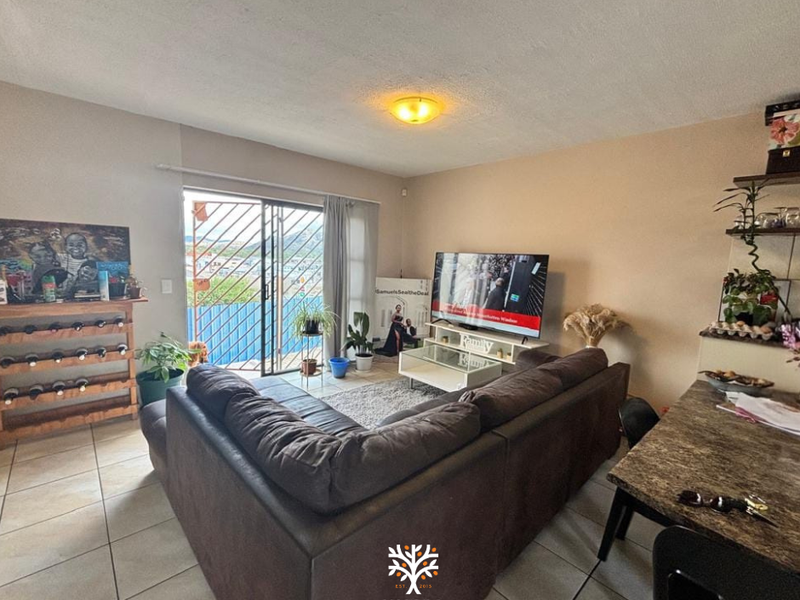 Duplex For Sale in Rocky Crest | N$1.85m - Photo 2