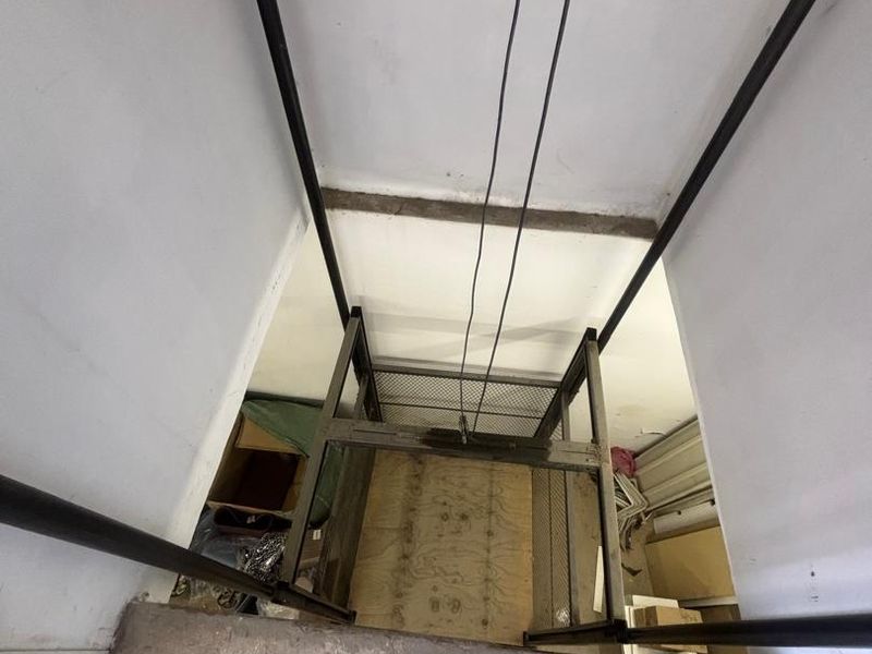 Industrial warehouse - Photo 6