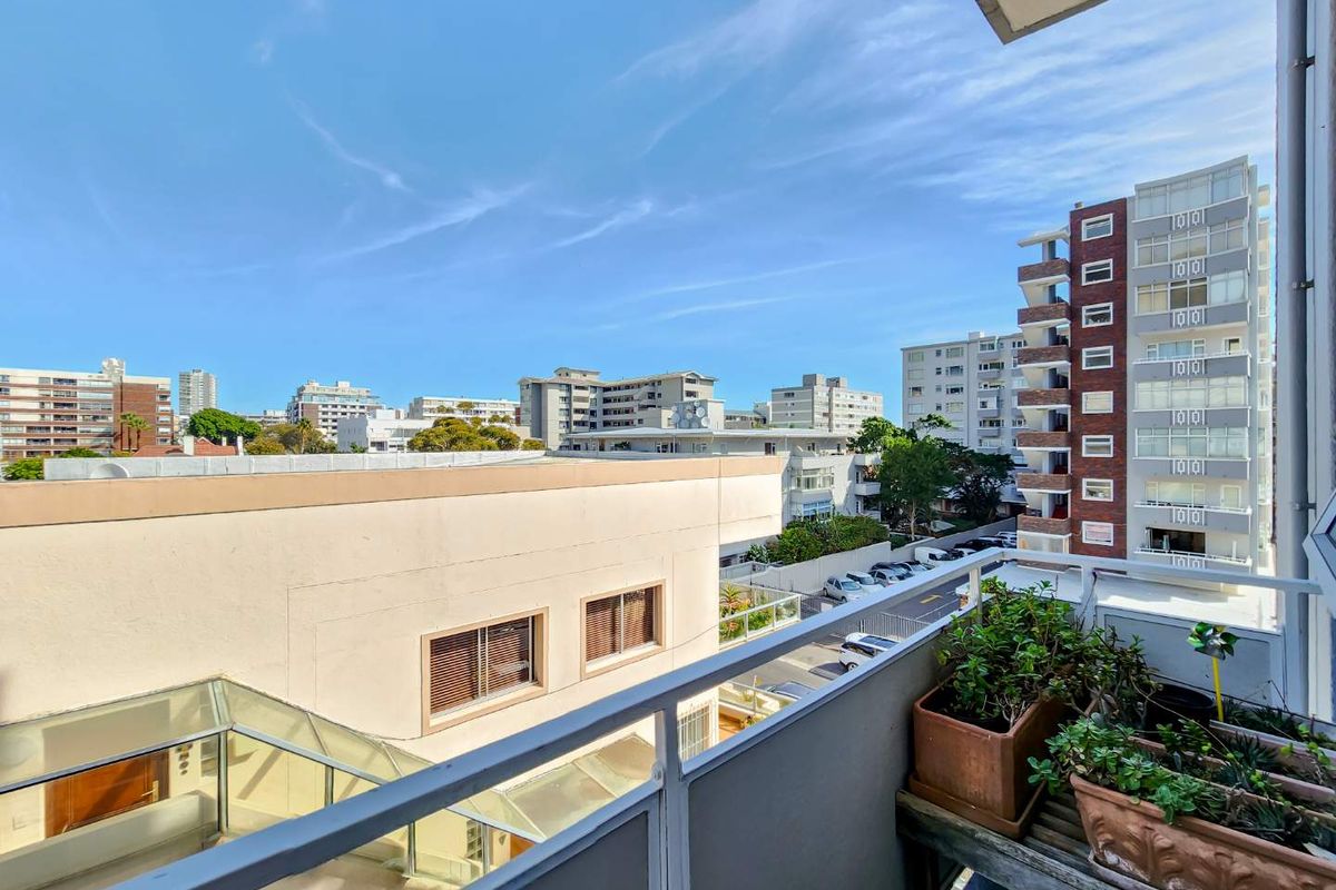 RENOVATOR’S DREAM! - Photo 4