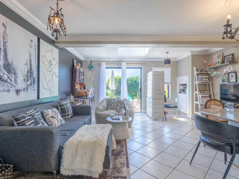 Duplex with a View - Photo 3