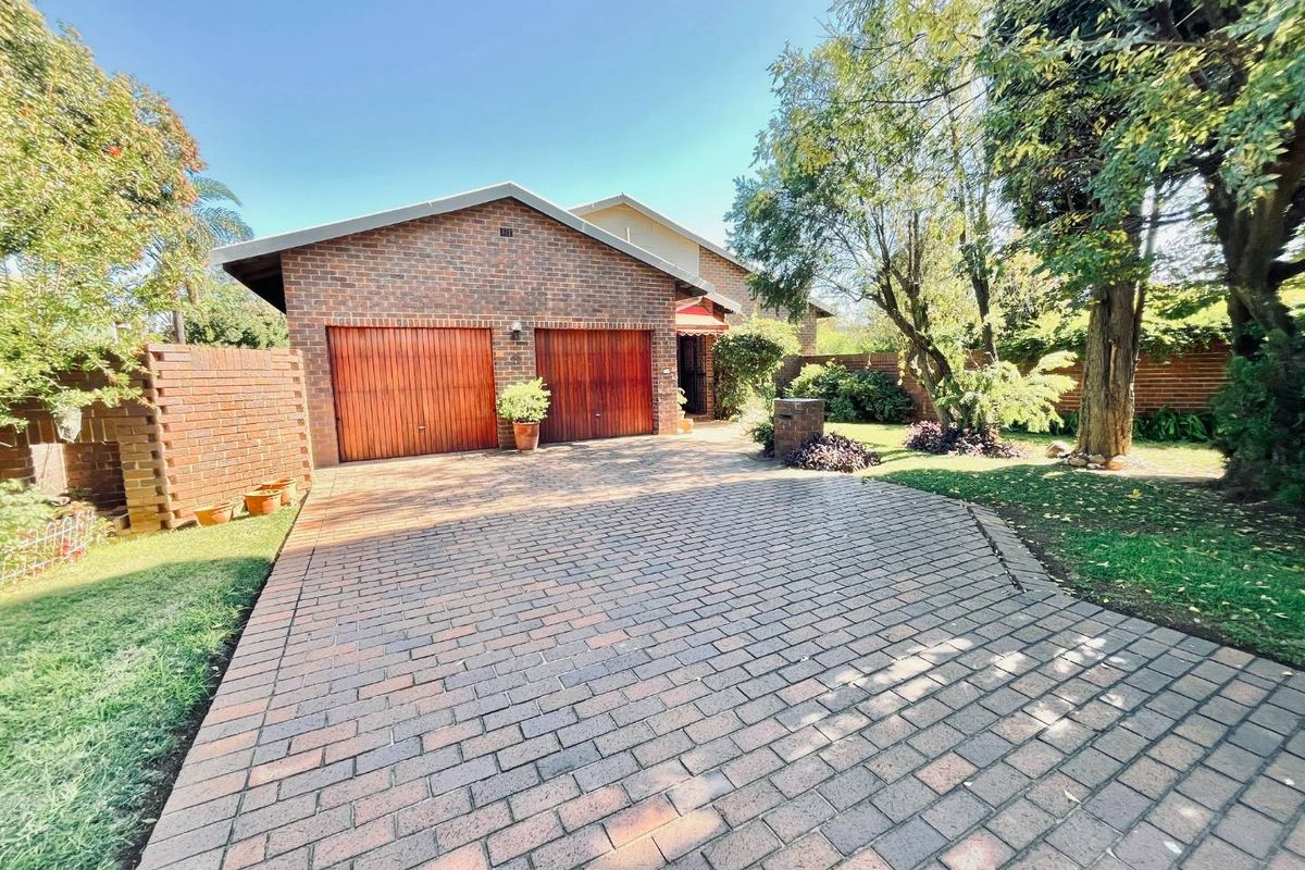 Spacious Family Home with Pool & Braai Area - Photo 3