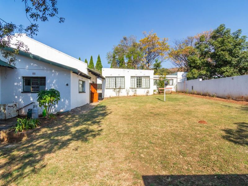 Tranquil rare Gem with  a subdivision approval For Sale in Protea Ridge - Photo 4