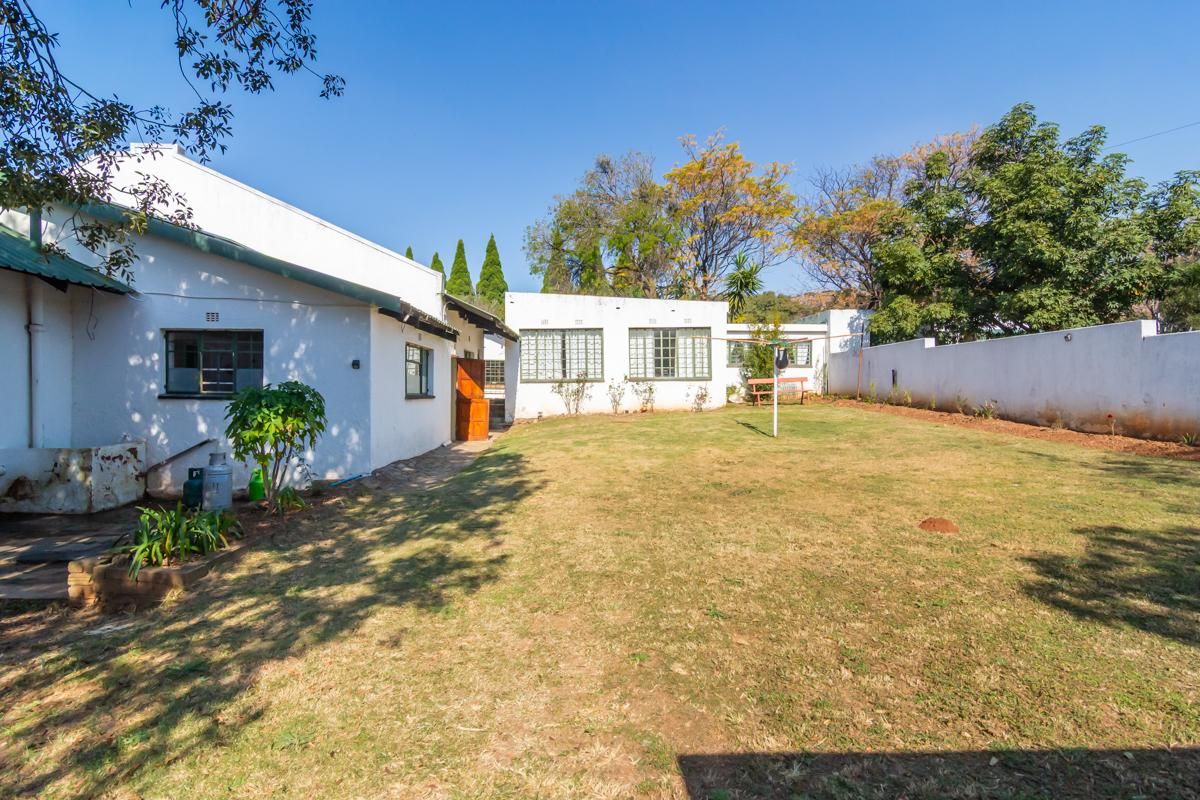 Tranquil rare Gem with  a subdivision approval For Sale in Protea Ridge - Photo 4