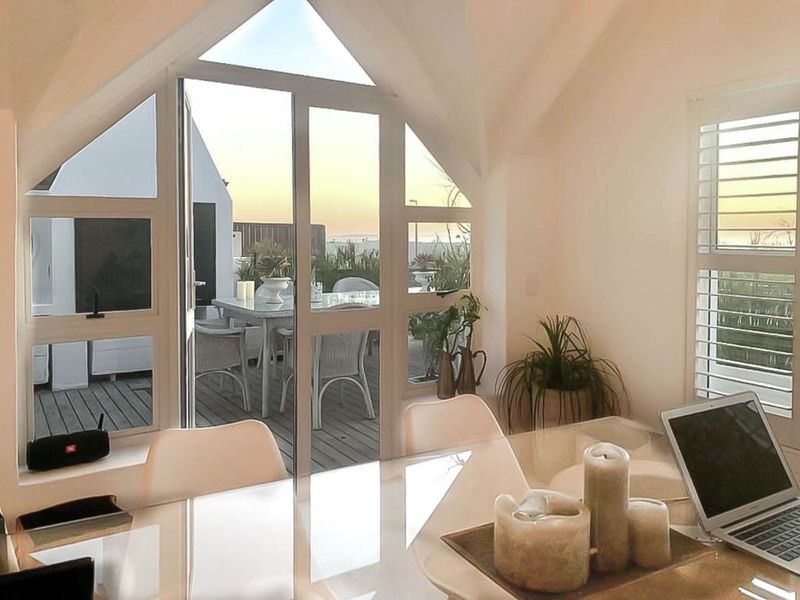 3 Bedroom townhouse with magnificent sea views for rent - Photo 4