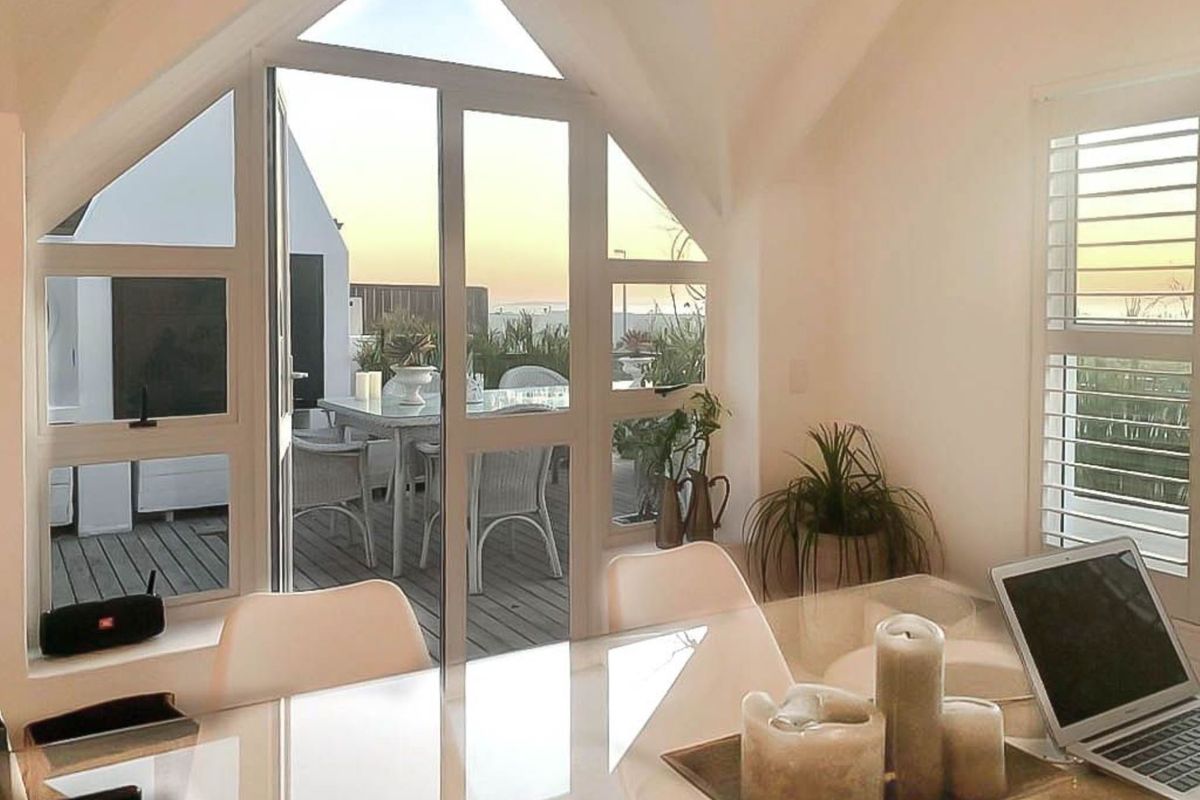 3 Bedroom townhouse with magnificent sea views for rent - Photo 4