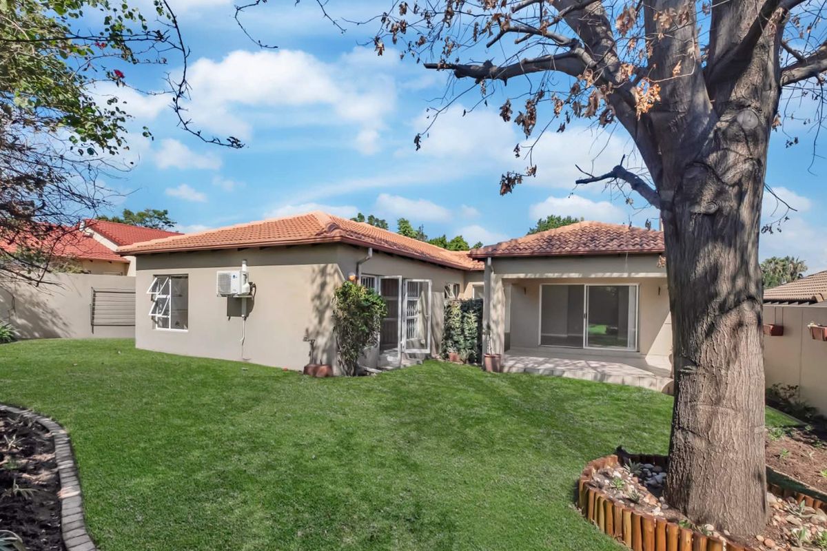 3 BEDROOM HOUSE FOR RENT IN CEDAR LAKES - Photo 2