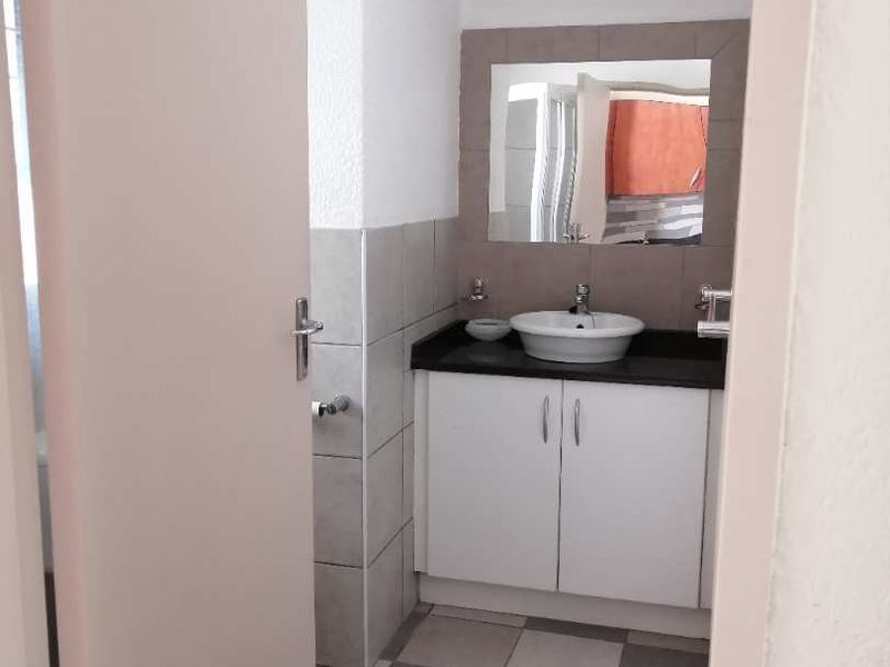 La Place, Bachelor to rent - Photo 7