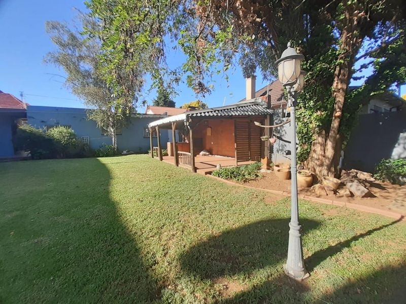 Escape the ordinary! Beautiful historic home. - Photo 3