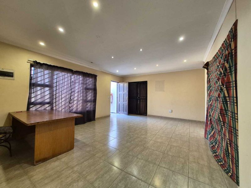 Kuisebmond, Walvis Bay:  3 Bedr Home is for Sale - Photo 8