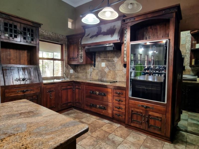 SPACIOUS FAMILY HOME WITH FLAT IN THE NORTH - Photo 9