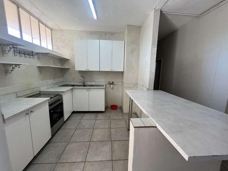 Modern 2-Bedroom Apartment with Scenic River Views – Excellent Investment Opportunity - Photo 3