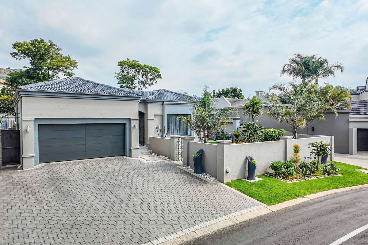Wow!	This could be YOUR DREAM HOME!  ULTRA MODERN & Immaculate with phenomenal features. - Photo 2