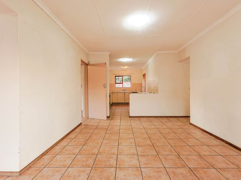Spacious 3-Bedroom Home for Sale in Secure Meerlust Villas - Photo 8