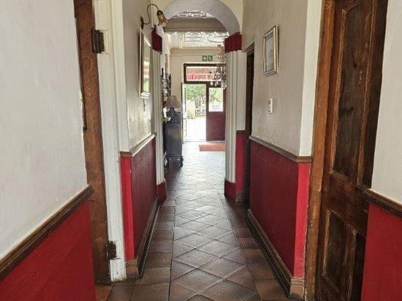 Heidelberg's Landmark Hotel: Your Next Business Venture! - Photo 9