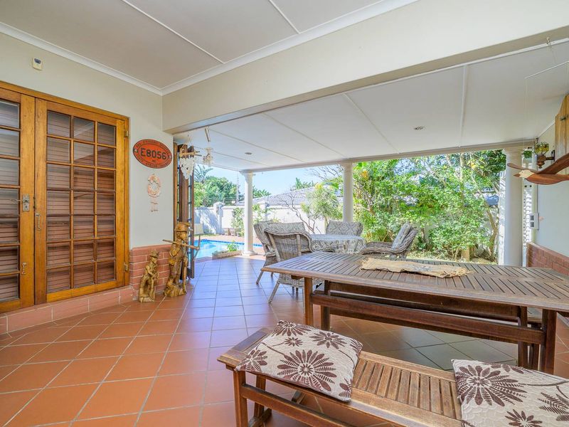 A rare find in Umhlanga Manors - a free standing home! - Photo 6