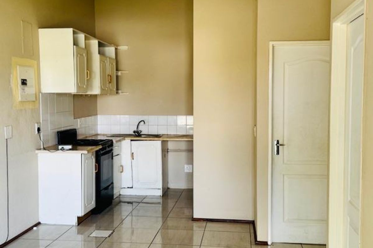 "Affordable 2-Bed Oasis Near Southgate and Highway - Photo 4