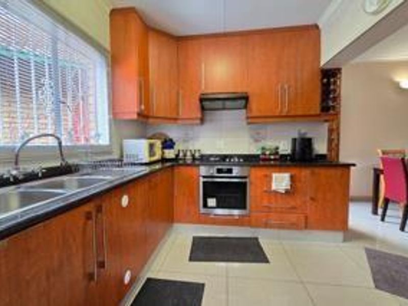 A modern and pet friendly unit - Photo 9