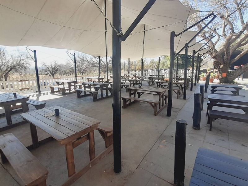 "Diverse Business Haven: Restaurant, Shops, Flats & Event Spaces!" - Photo 8