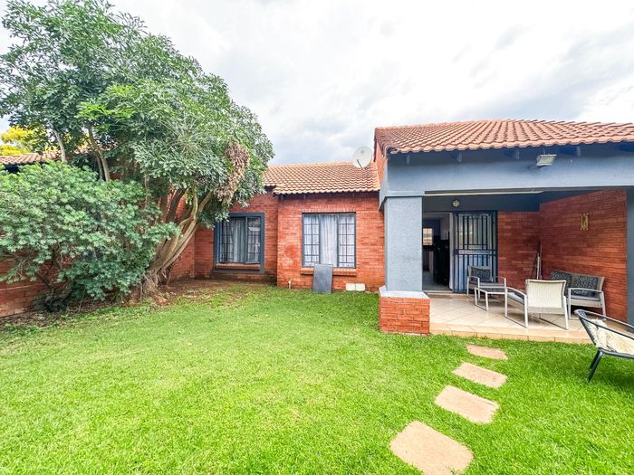 Property #2552692, Townhouse For Sale in Equestria