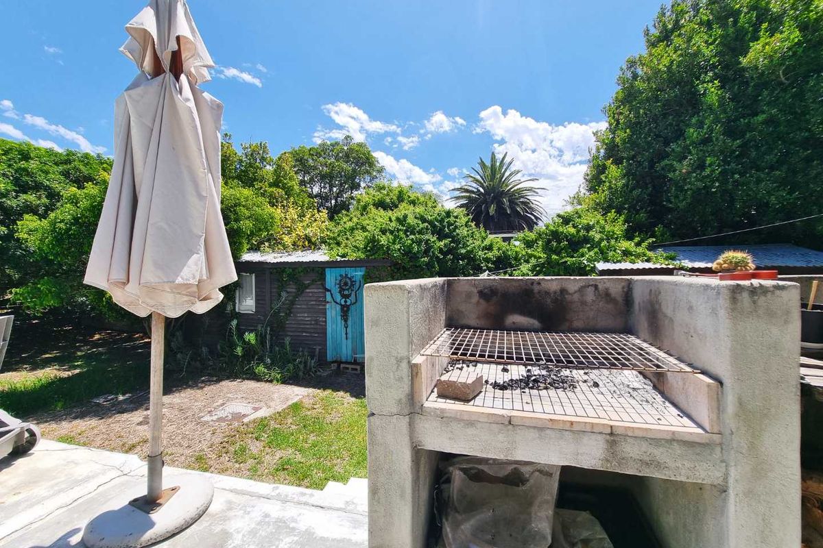 A Coastal Canvas: Where Vision Becomes Lifestyle - Photo 4