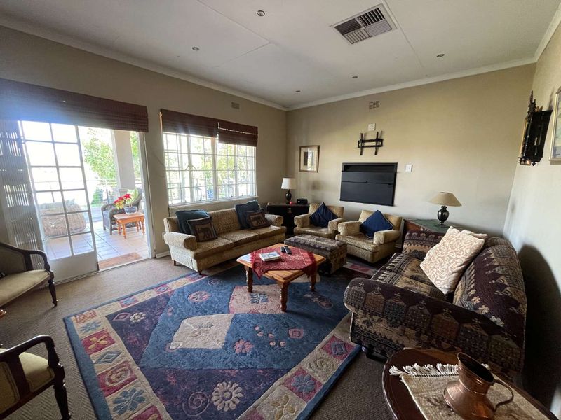 Charming Riverfront Home with Breathtaking Views - Photo 5