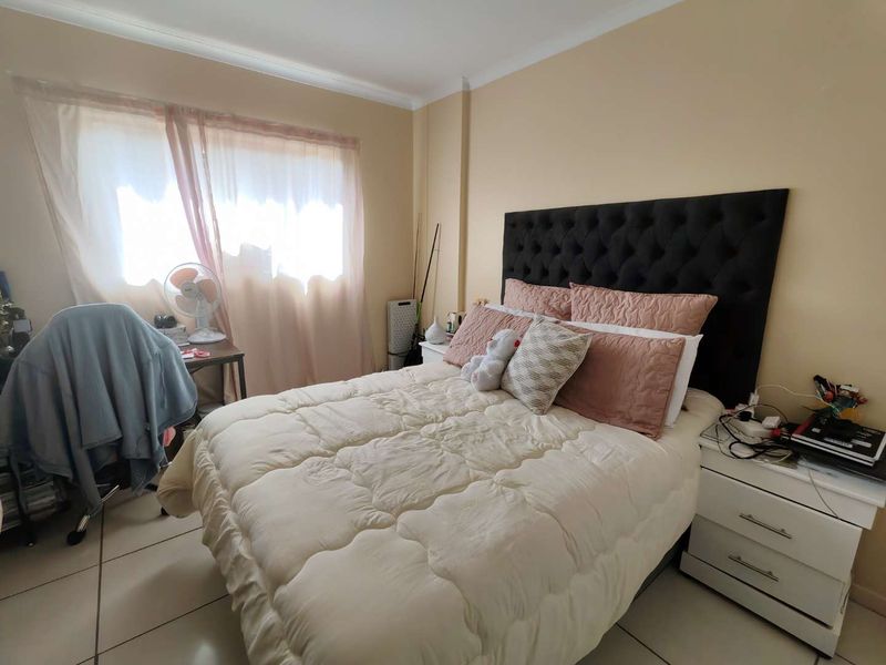 CLOSE TO OUTSURANCE - WALKING DISTANCE FROM CENTURION MALL - Photo 9