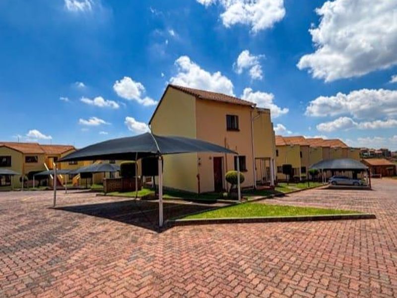 2 BedrTownhouse for Sale in Mondeor - Photo 3