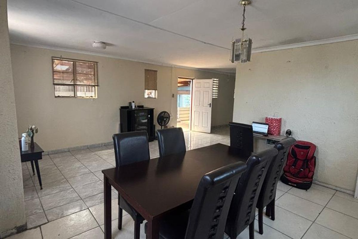 Beautiful free standing property ready for you. - Photo 5