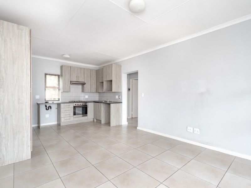 Upstairs unit. - Photo 9