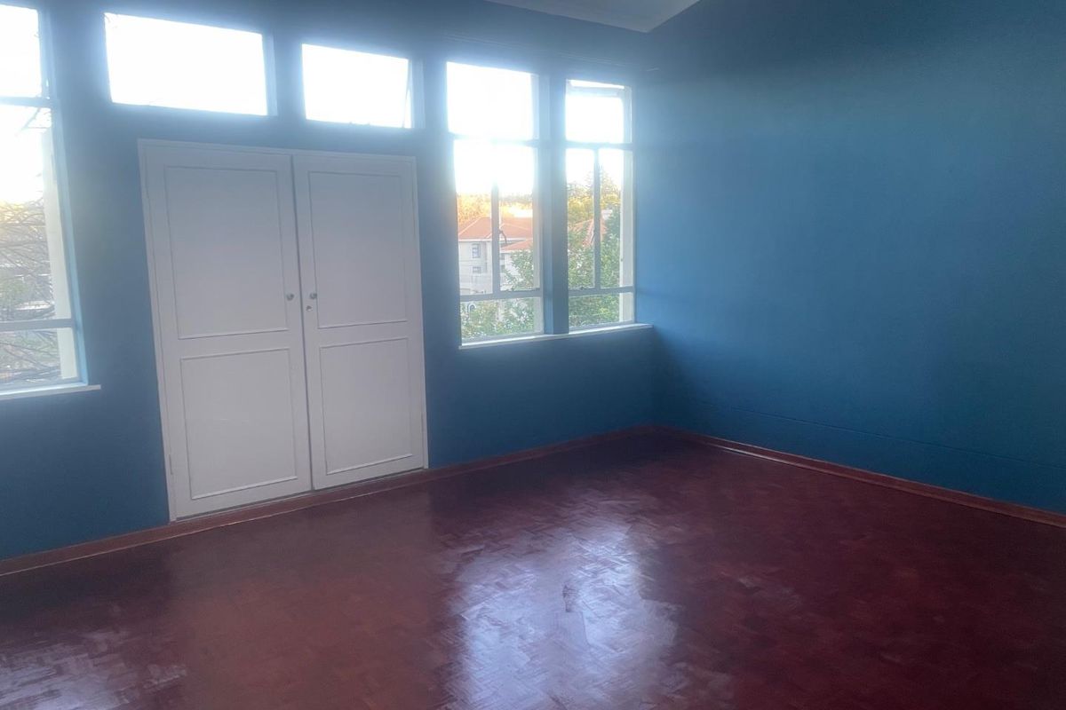 UNFURNISHED TWO BEDROOMS - FIRST FLOOR - Photo 5