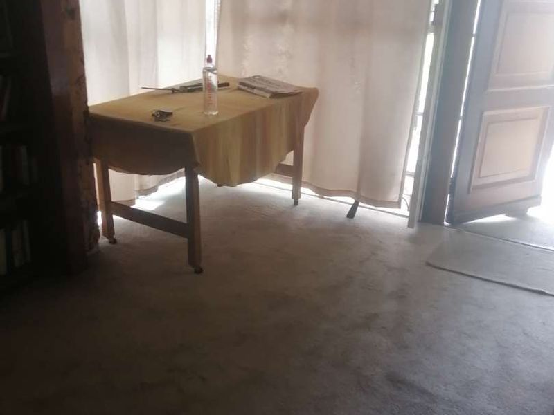 Spacious 3 bedroom House bordering The Hill - Photo 4