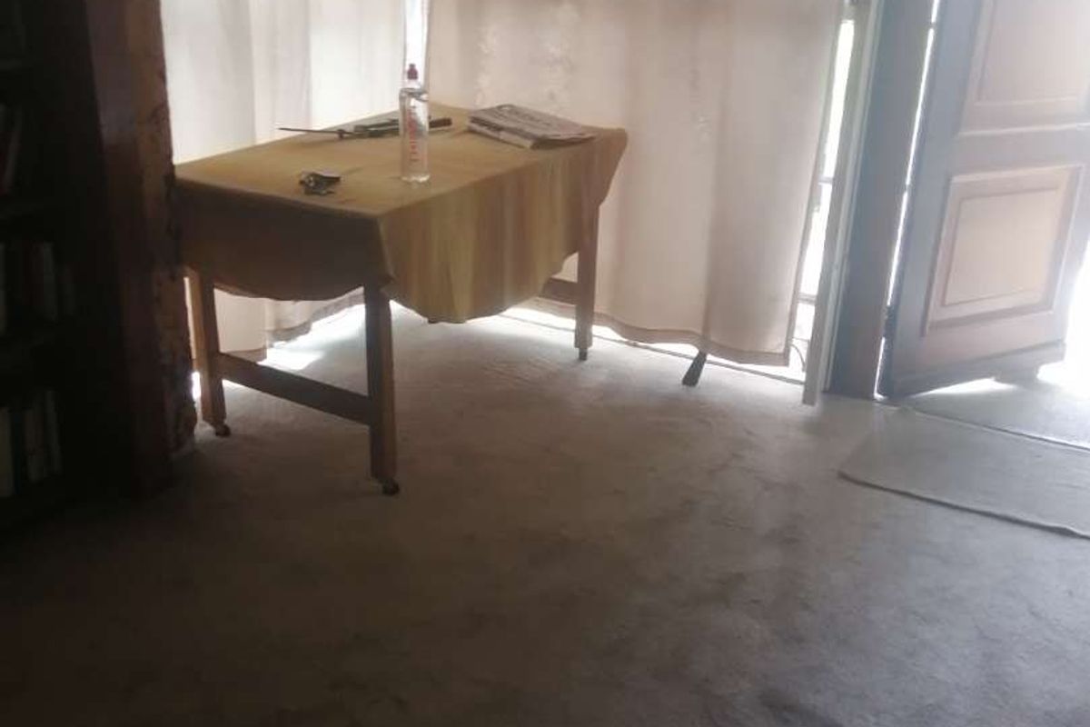 Spacious 3 bedroom House bordering The Hill - Photo 4