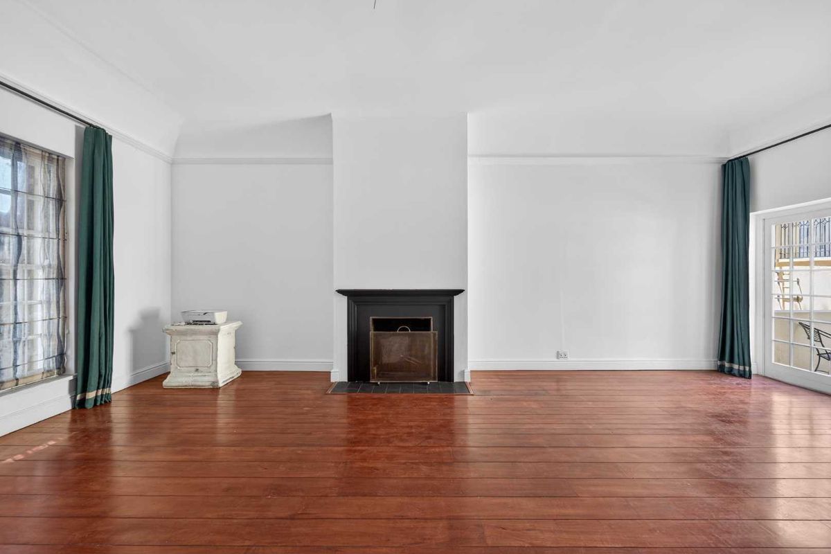 Own a Piece of History in Green Point's Most Beloved Complex! - Photo 5