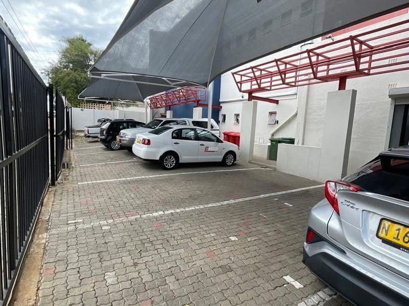 Office Building in Windhoek West - Photo 2