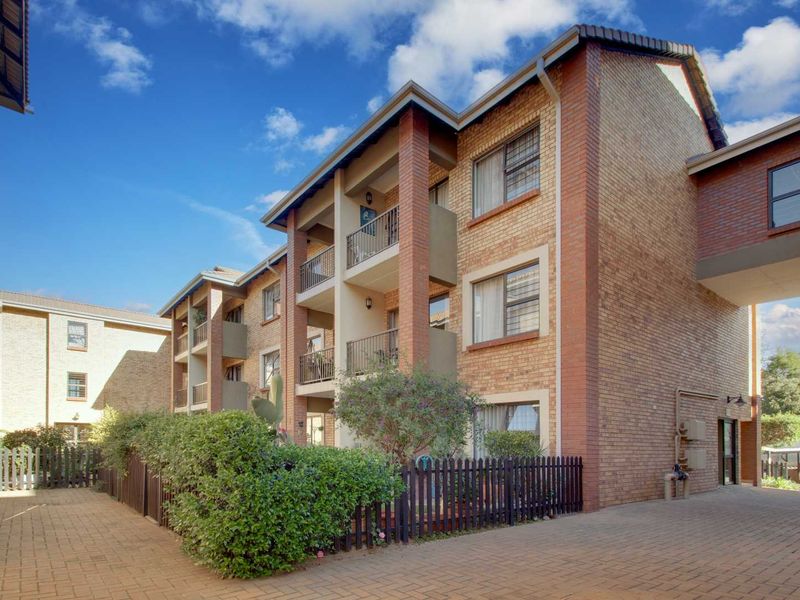 Embrace Your Dream Retirement – Secure This 2-Bedroom Apartment Today! - Photo 2